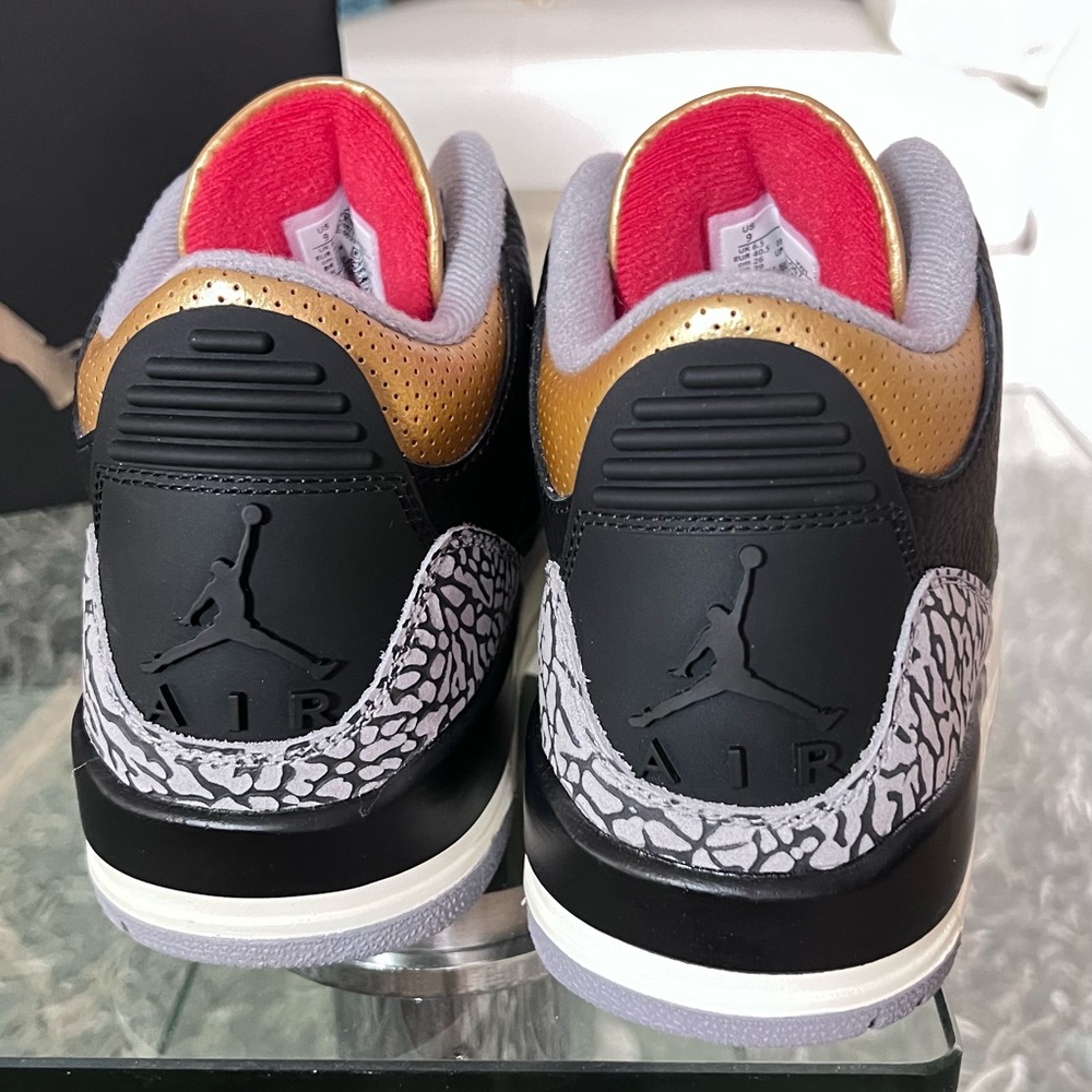 🎉HP🎉 Air Jordan 3 Retro - Picture 9 of 17